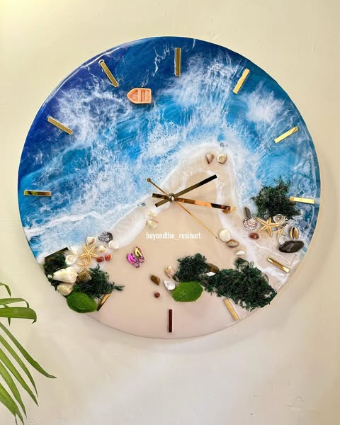 Handmade Resin Wall Clock – Unique Decorative Timepiece