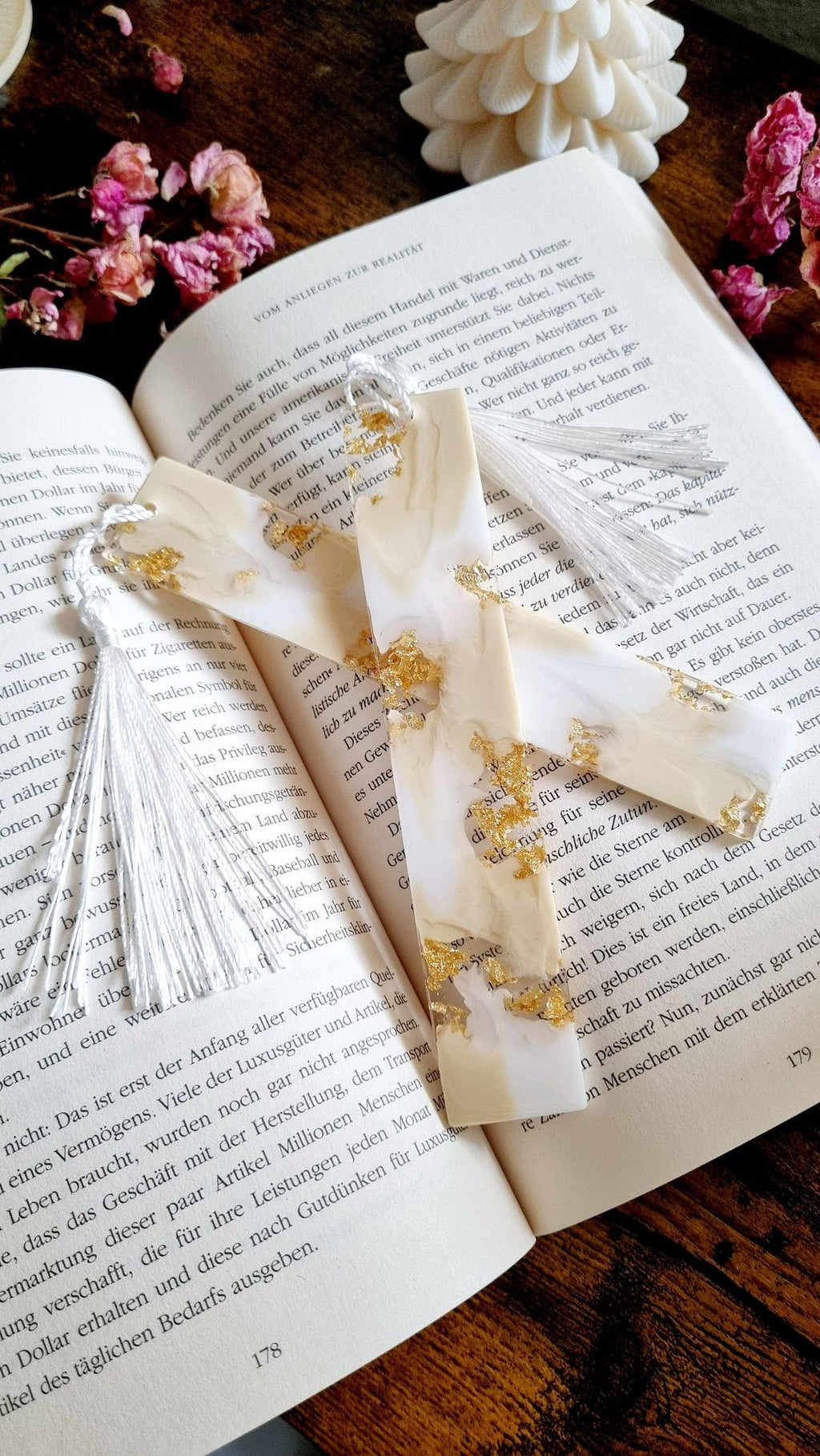 Handmade Resin Bookmarks – Stylish &amp; Unique Reading Accessory
