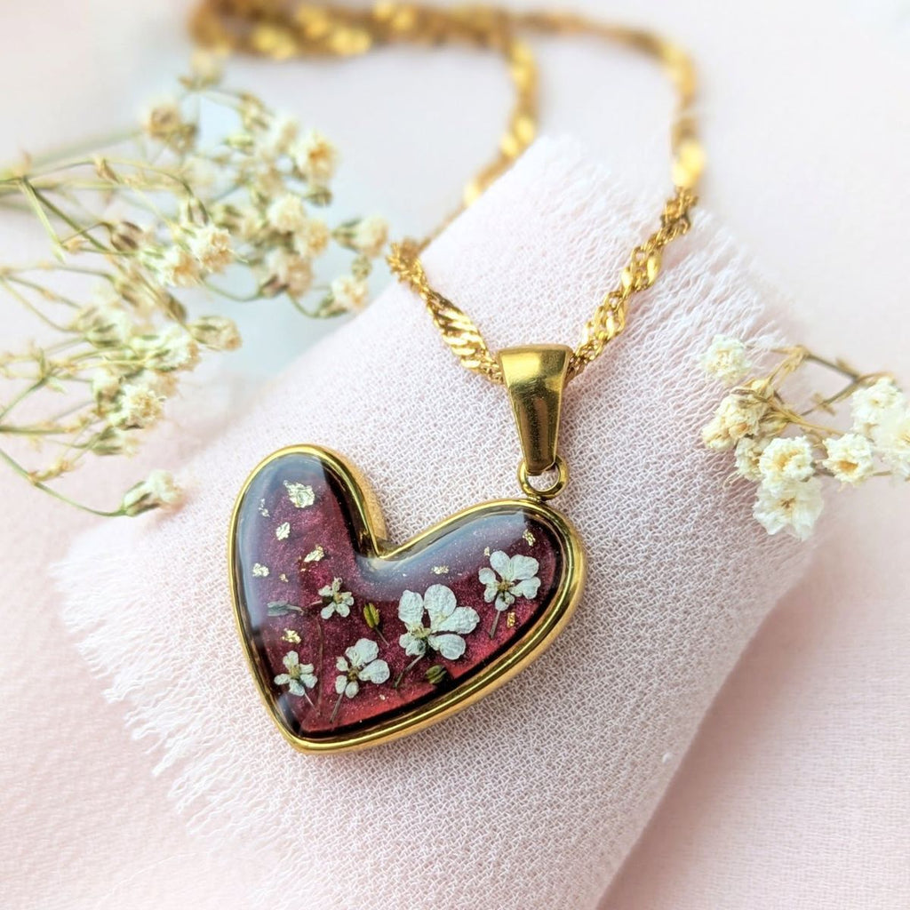 Handmade Resin Necklace – Stylish &amp; Unique Jewelry