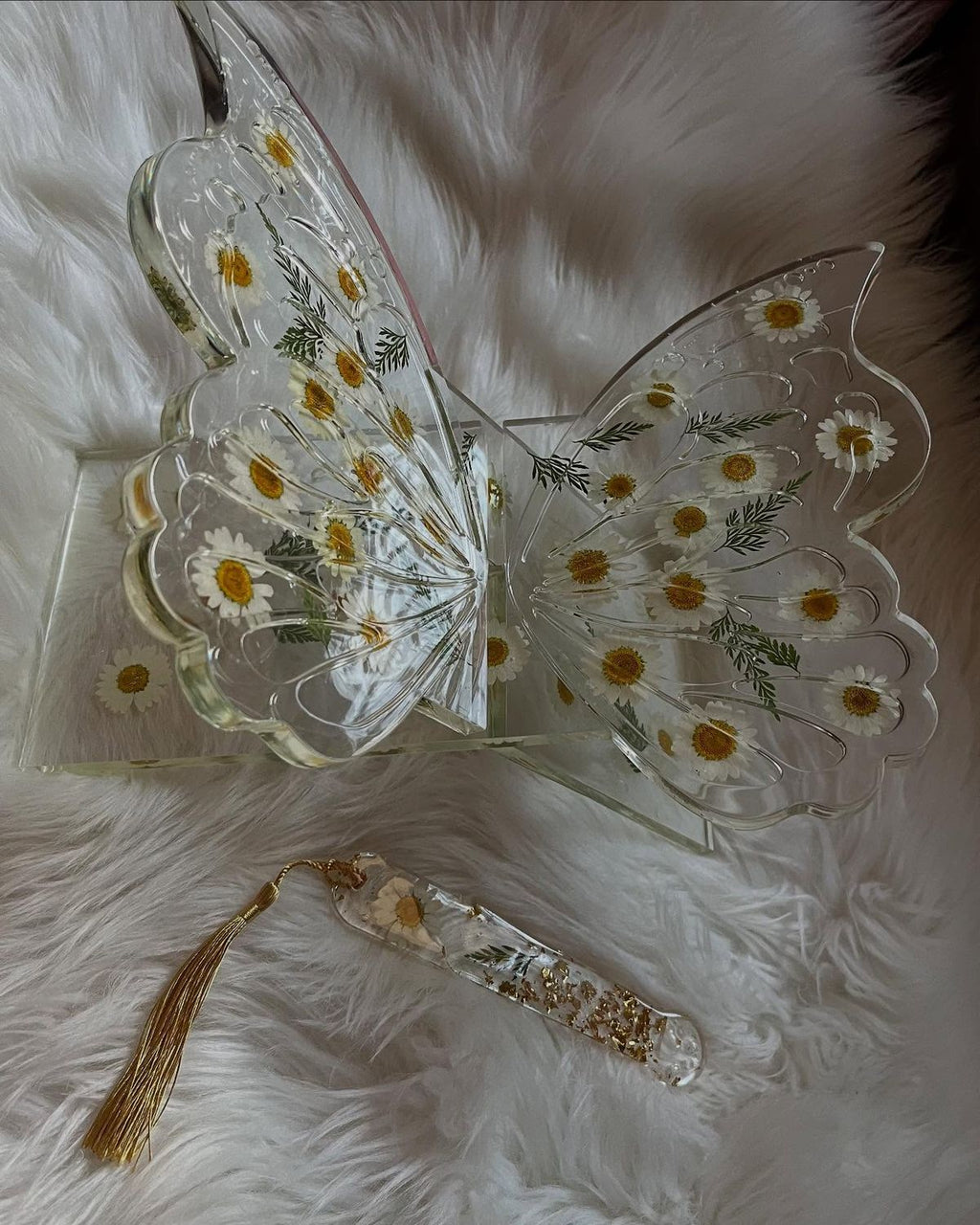 Handmade Butterfly-Shaped Resin Quran Rehal – Elegant &amp; Unique Islamic Decor