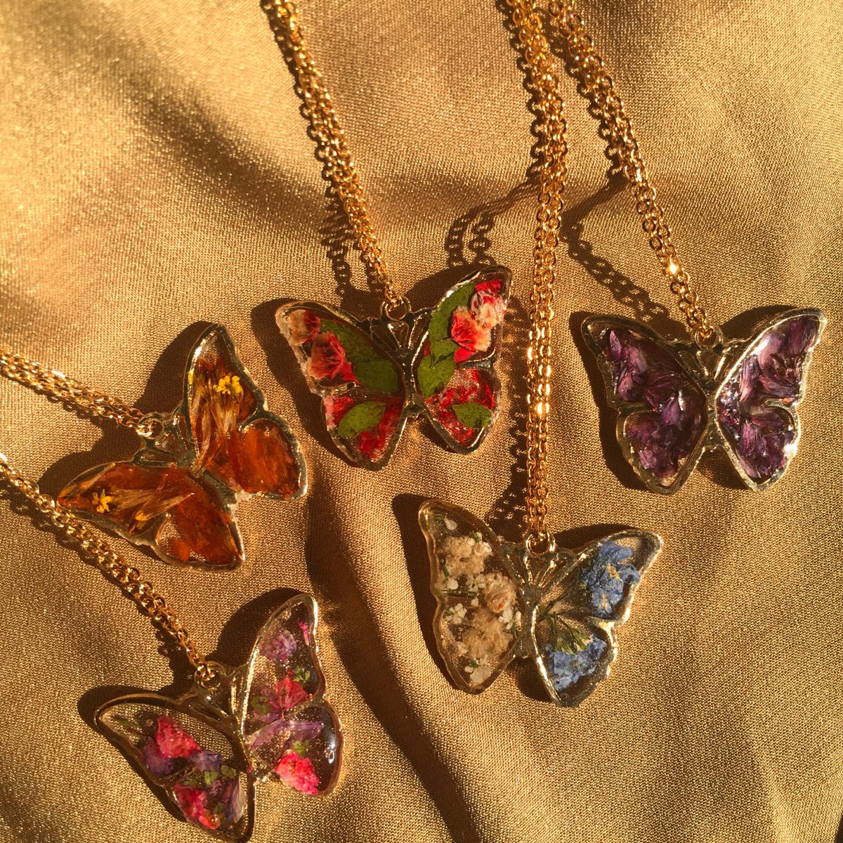 Handmade Resin Necklace – Stylish &amp; Unique Jewelry