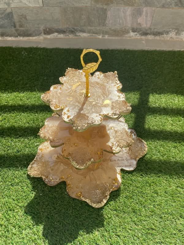 Handmade Resin Cake Holder – Elegant &amp; Unique Dessert Display