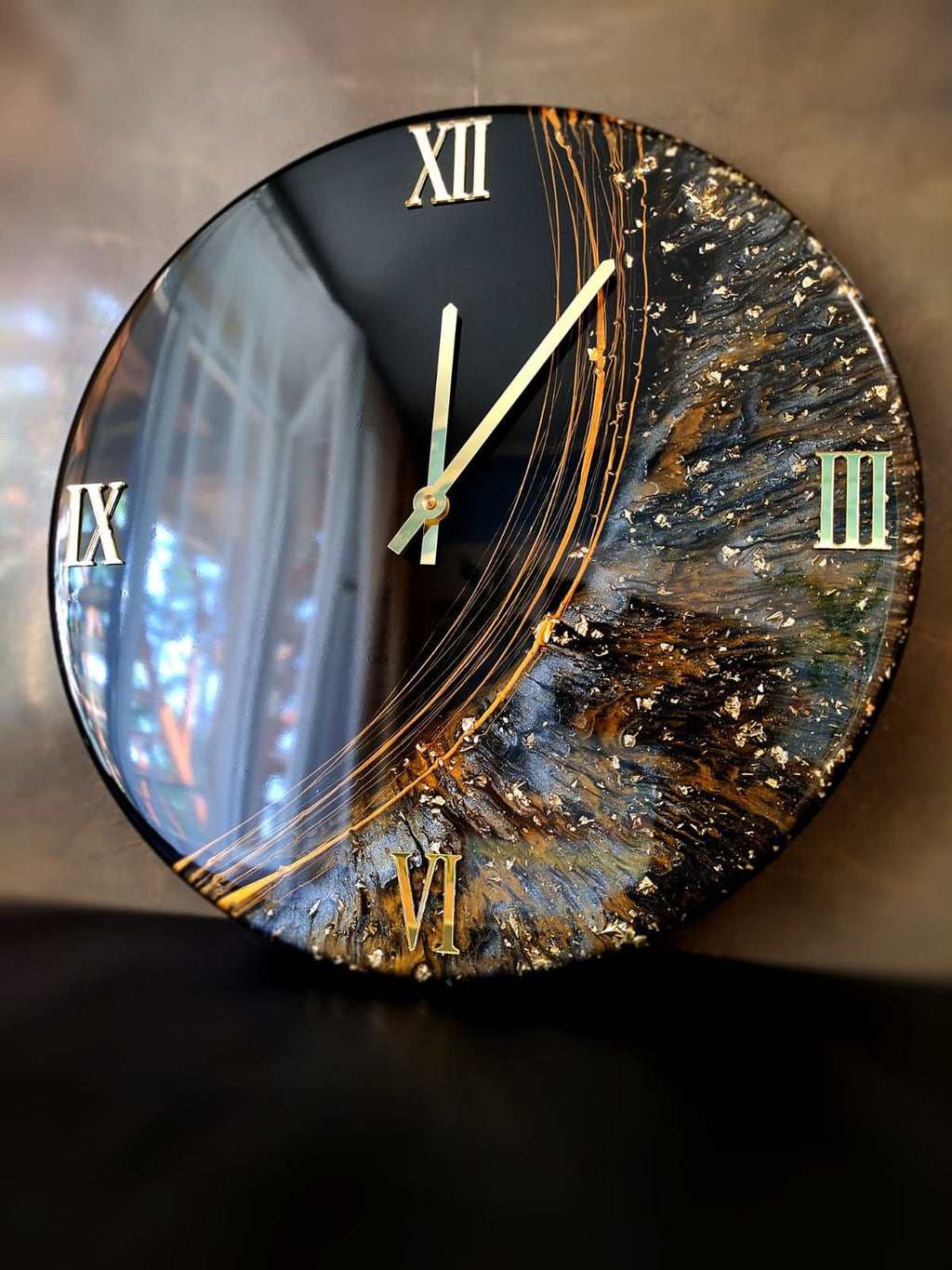 Handmade Resin Wall Clock – Unique Decorative Timepiece