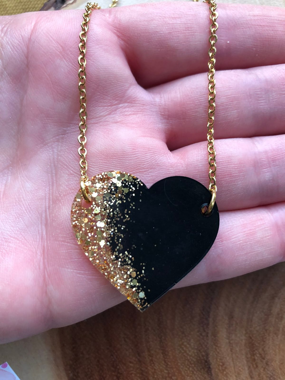 Handmade Resin Necklace – Stylish &amp; Unique Jewelry