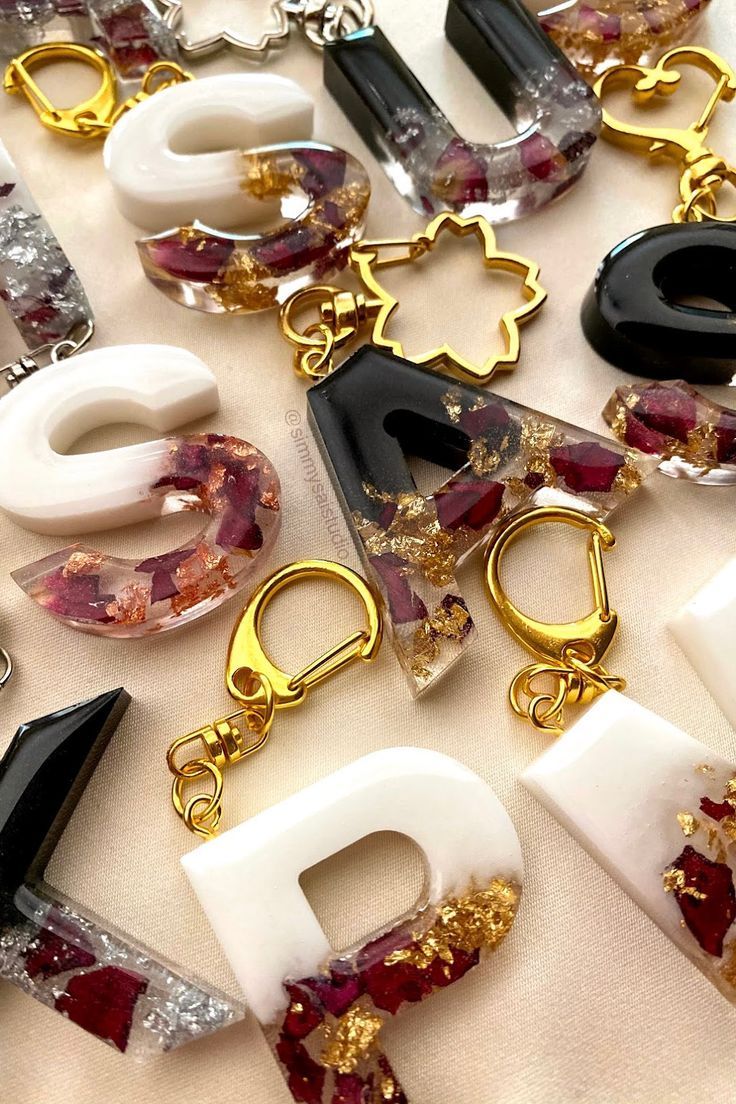 &nbsp;Handmade Resin Keychains – Alphabetic &amp; Custom Designs