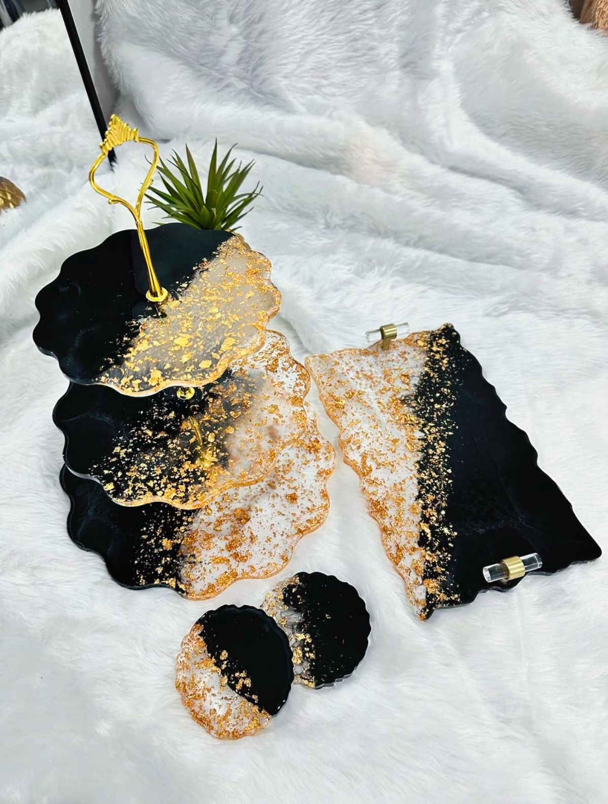 Handmade Resin Cake Holder – Elegant &amp; Unique Dessert Display