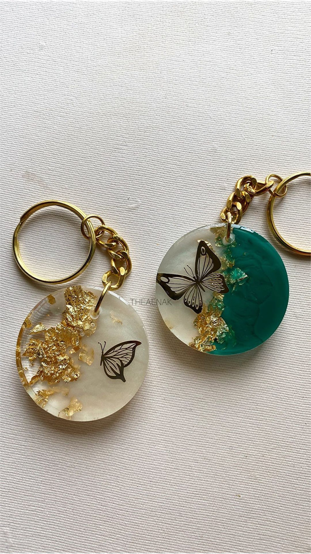 &nbsp;Handmade Resin Keychains – Alphabetic &amp; Custom Designs